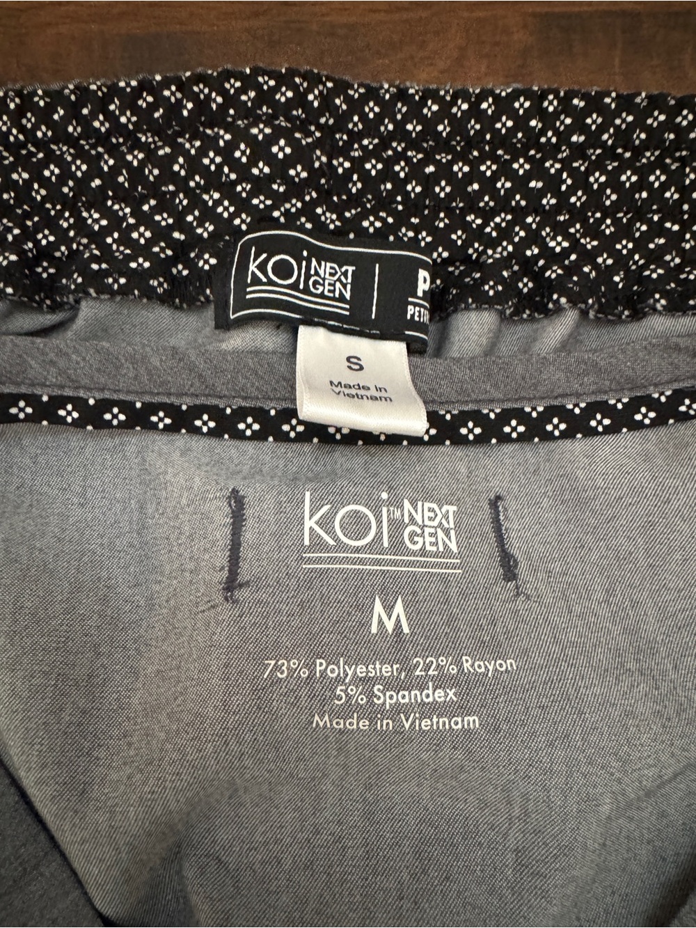 koi Scrub Set - Picture 4 of 4